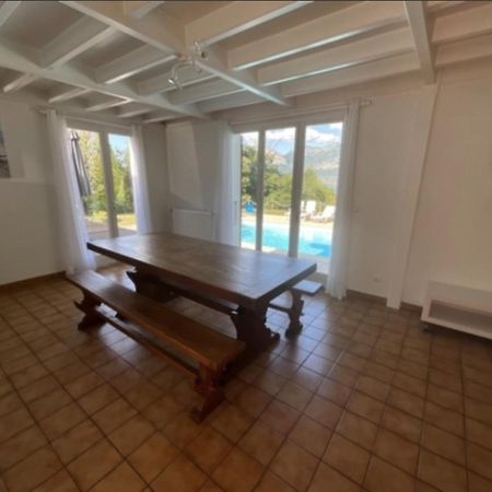 Villa Avec Piscine, Vue Lac Et Montagne 塞夫里耶 外观 照片