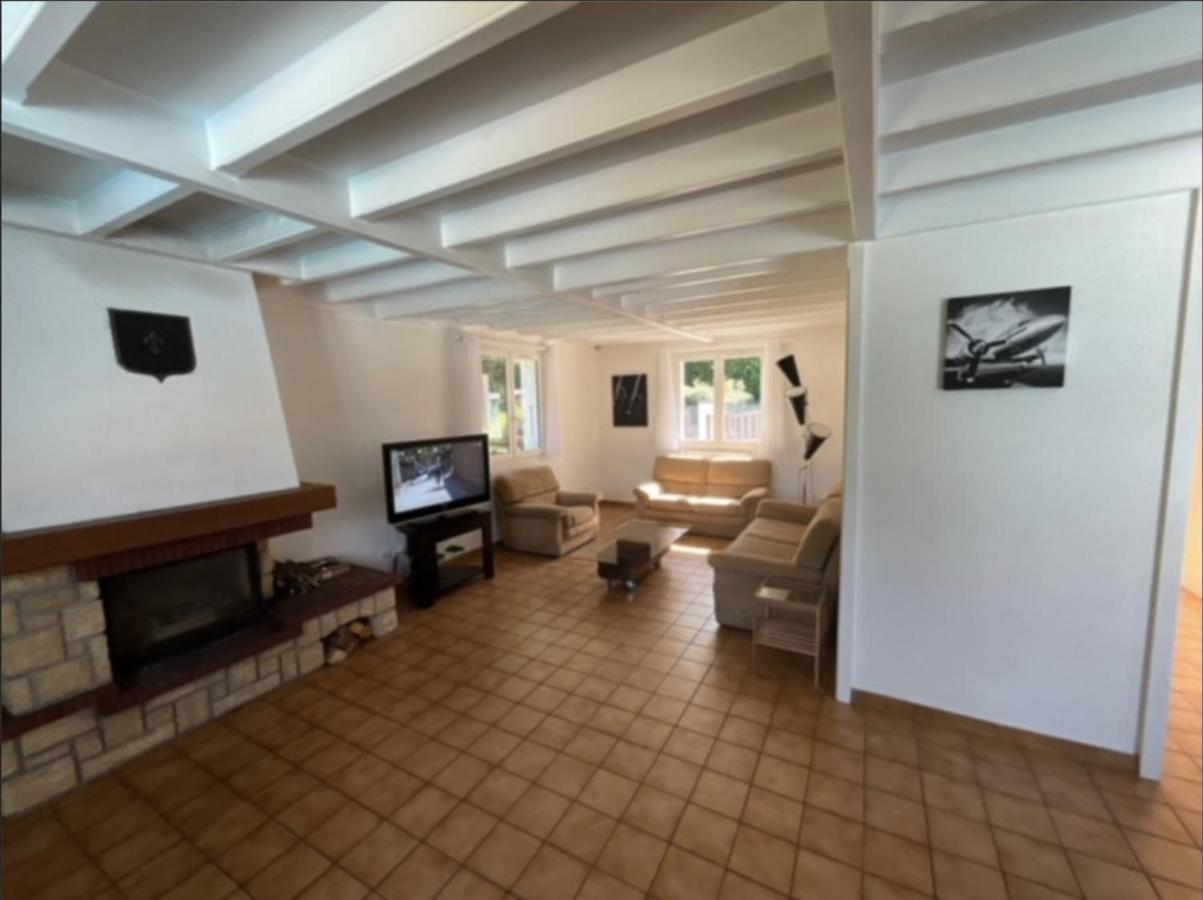 Villa Avec Piscine, Vue Lac Et Montagne 塞夫里耶 外观 照片